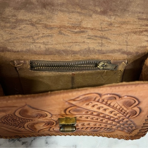 Vintage 70’s hand tooled embossed leather floral tan brown clutch crossbody bag - Picture 9 of 9